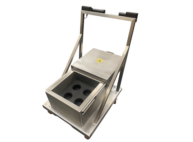Fdg_iodine_containers_trolley_2_8545.jpg